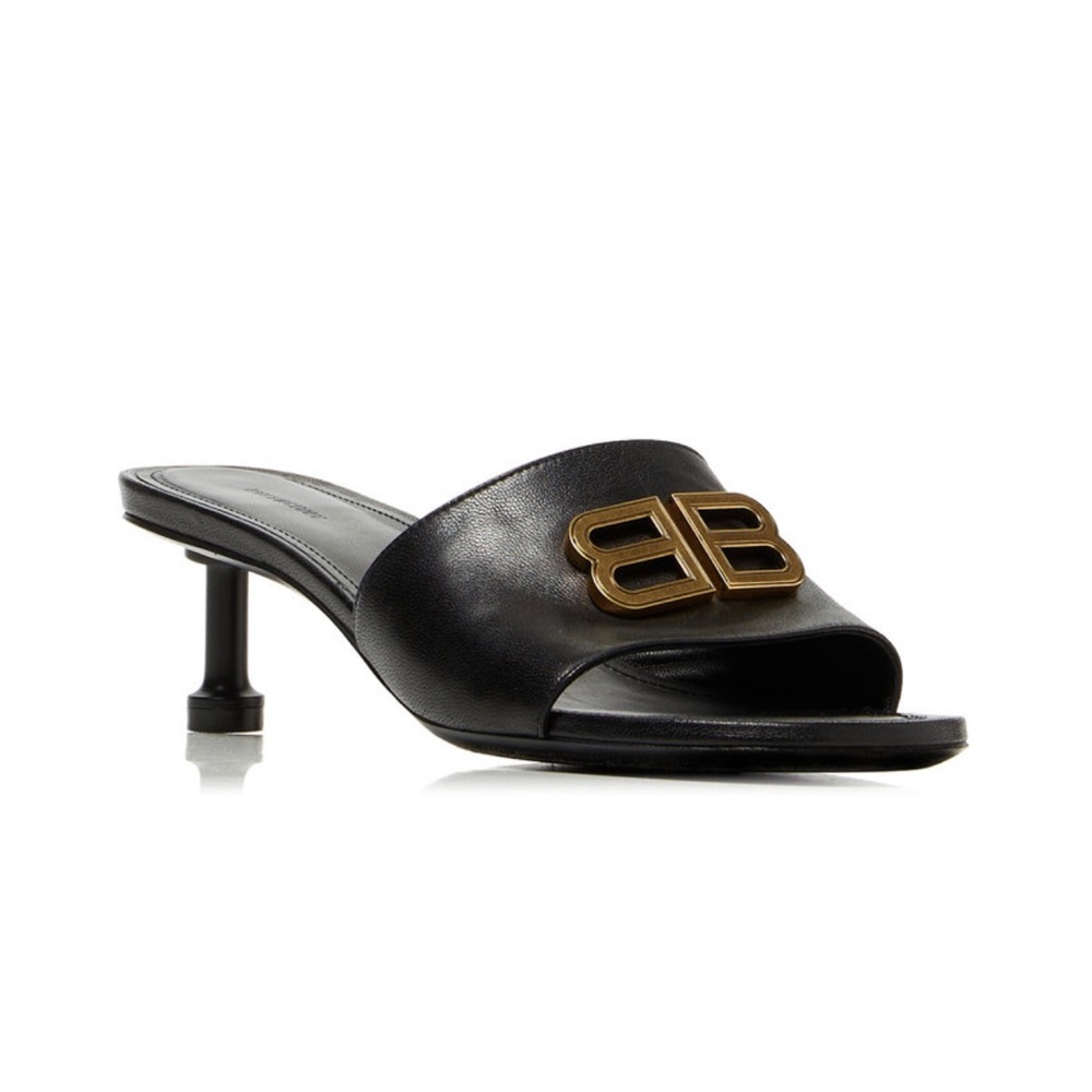 Balenciaga
Groupie Leather Sandals new!